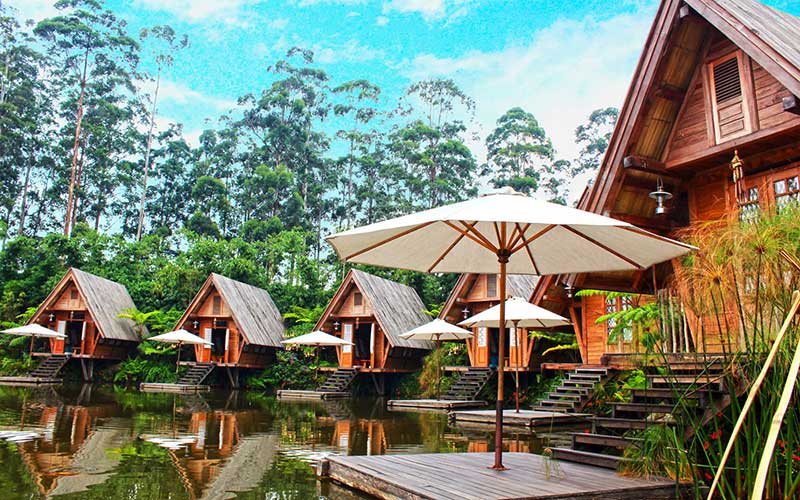 Bosan Berwisata ke Tempat Itu-itu Aja? Cobain Deh ke Dusun Bambu