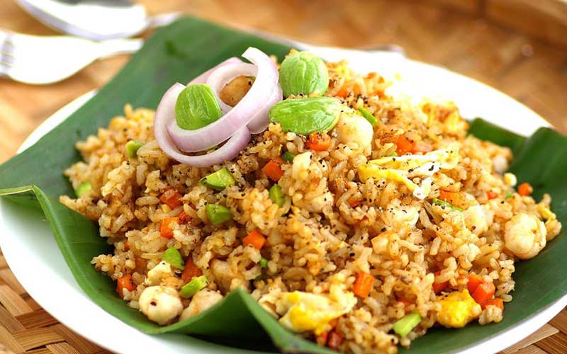 Makan Nasi Goreng Bisa Picu Hipertensi, Benarkah?